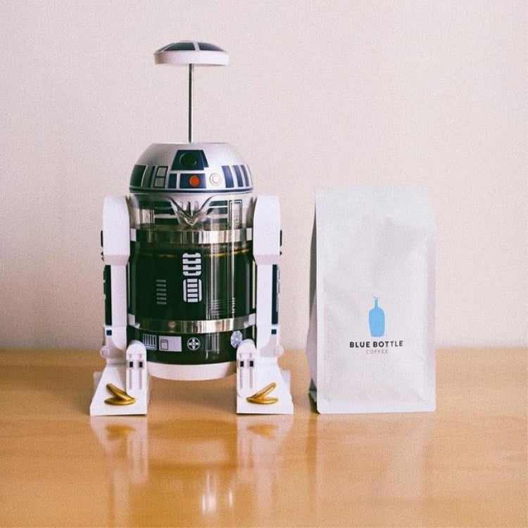 Bold Brew Awaits: 24cm Moka Hand Coffee Maker with Robot Design & French Press Function
