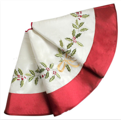 Elegant White Holly Leaves Embroidered Christmas Tree Skirt – Festive Base Décor for a Cozy Holiday Glow